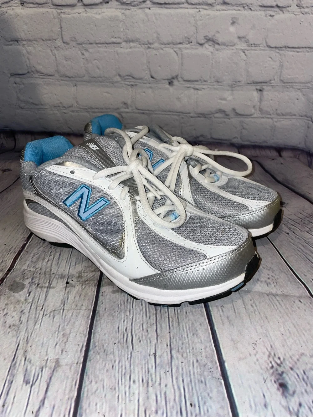 New Balance Women's Gray and Light Blue Athletic Walking Shoes sz8